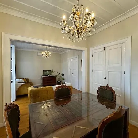 Apartamento The Whole House Esmirna