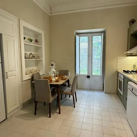 The Whole House * İzmir