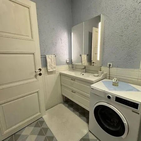 The Whole House Apartment
